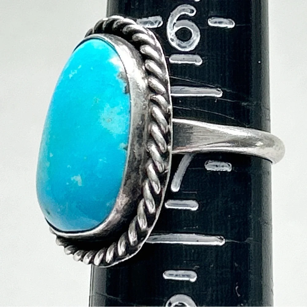 Vintage Southwestern Turquoise Sterling Silver Ring - Picture 11 of 11
